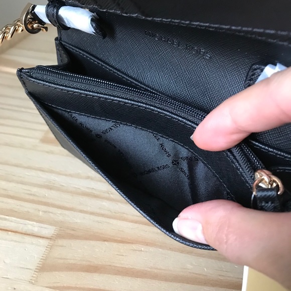 Michael Kors Purse🎈🎈 - Picture 10 of 11